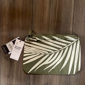 ALOHA Collection Green and White Palm Leaf Pouch